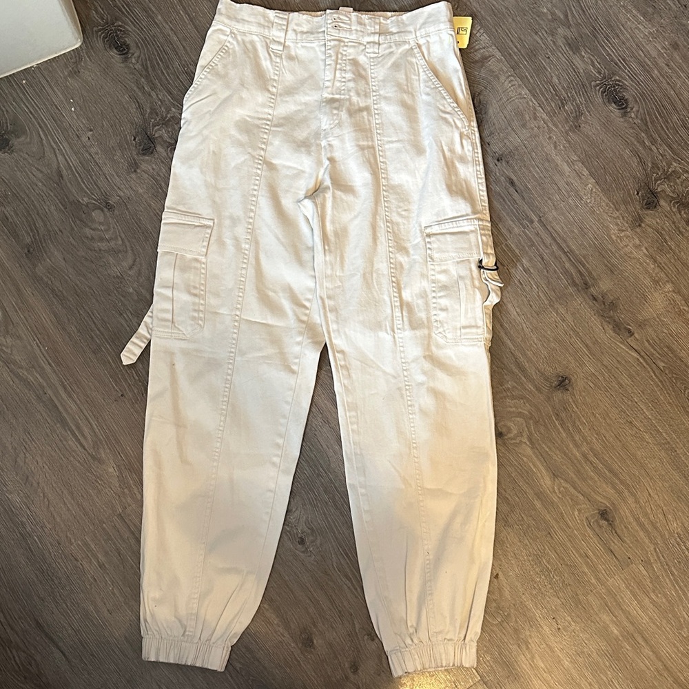 Refuge Cream Cargo Pants